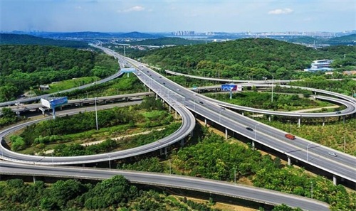 高台钢筋套筒应用于高速公路